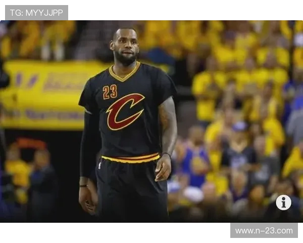 詹姆斯遭遇防守干扰顶膝后完成高难度反手大拉杆上篮打进 詹姆斯遭遇防守干扰顶膝后完成高难度反手大拉杆上篮打进