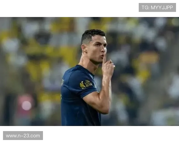 质疑判罚不公引热议回顾C罗皇马时期争议手势高喊抢劫足坛风波再现